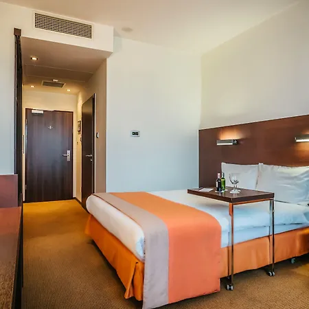 Desilva Warszawa Готель 3*