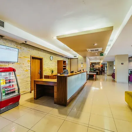 Desilva Warszawa 3* פיאזשנו